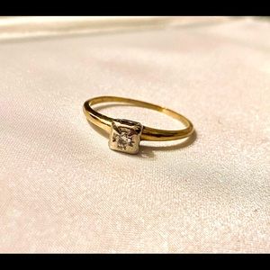 Diamond 14k gold vintage engagement ring